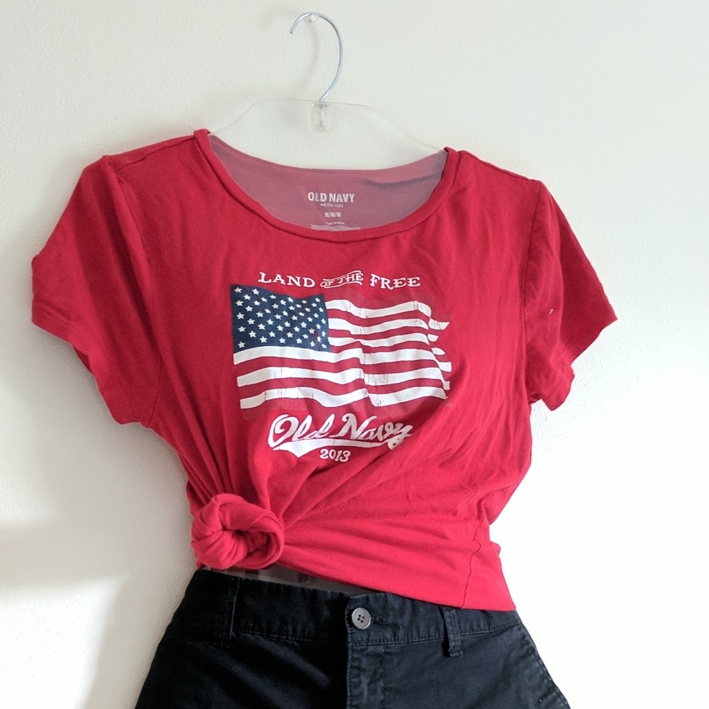 🔥Old Navy Women's 2013 Flag Graphic Tee